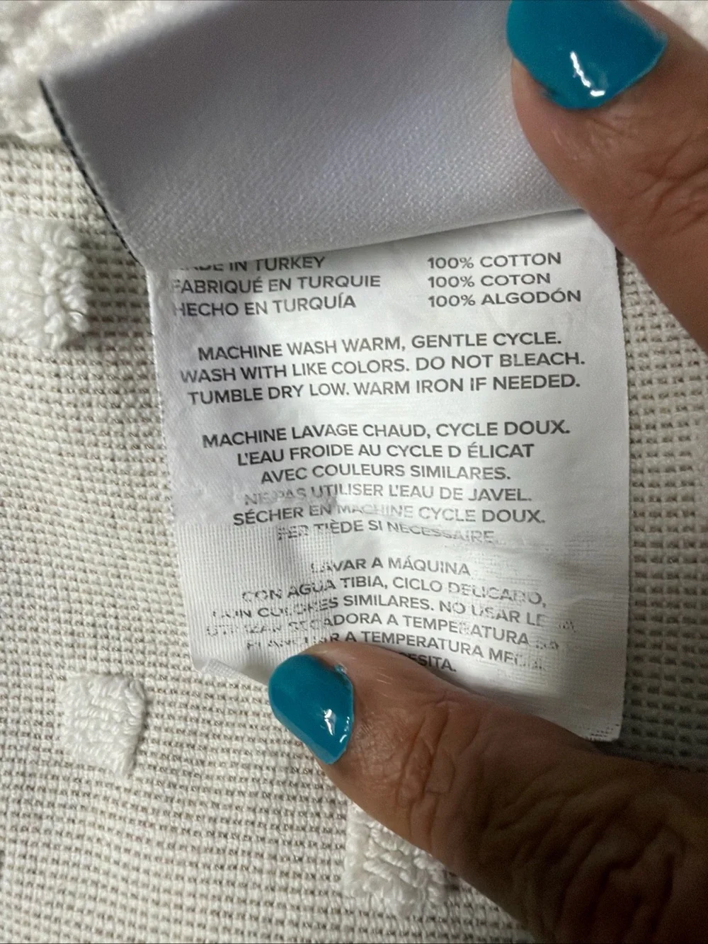 UGG Bath Towel 27”x52” 100%Cotton textured rare snow Valerie